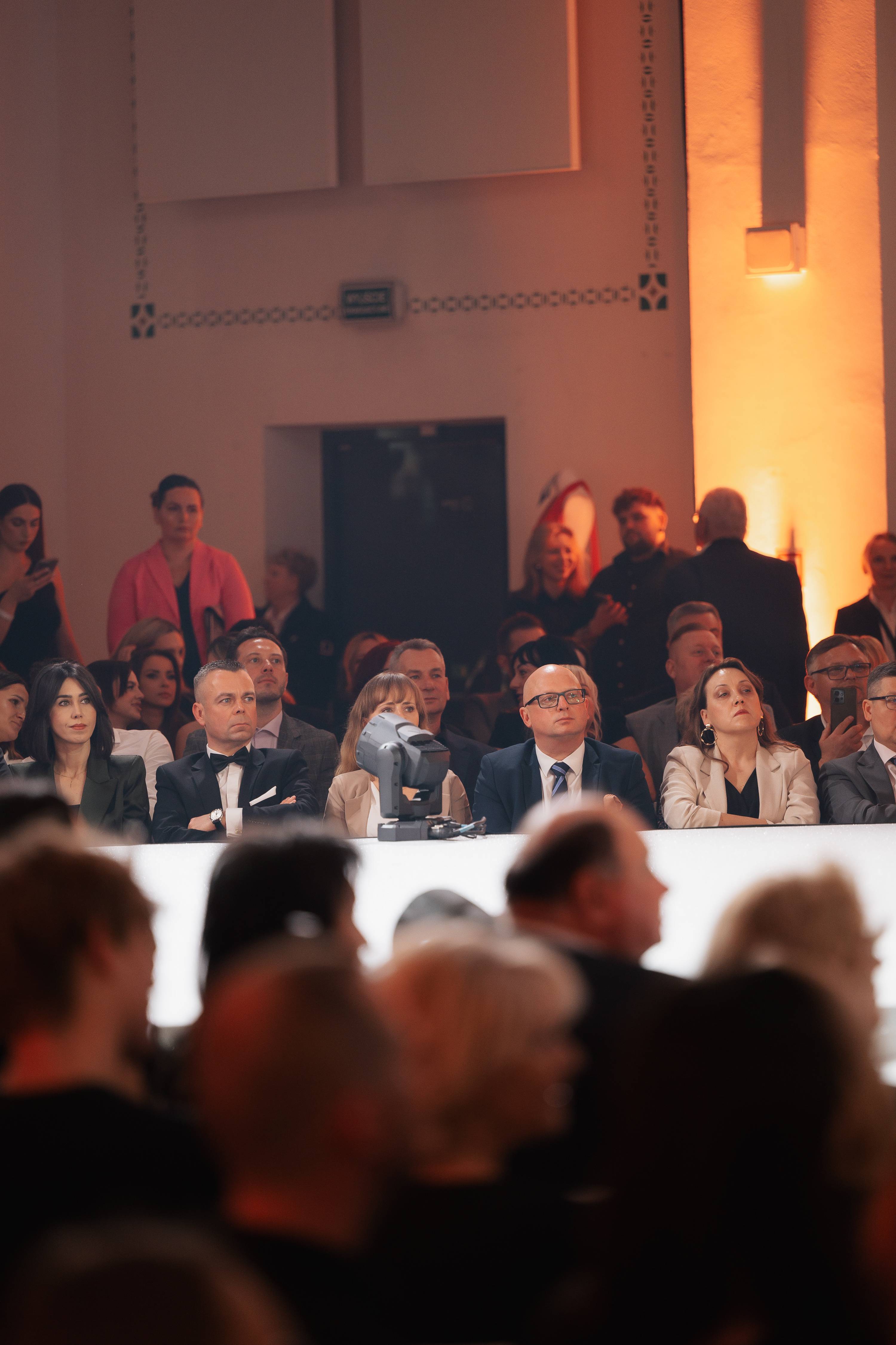 PoMocni w Modzie by Plesiak