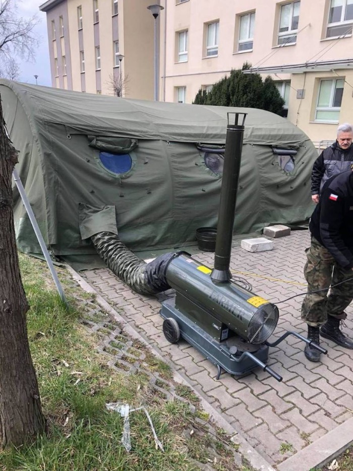 DZIENNIK ŁÓDZKI - POMAGAJĄ W TRUDNYCH CHWILACH MIEJSKIM SZPITALOM I PORADNIOM