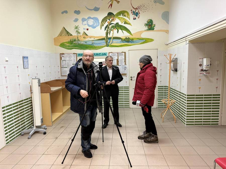 Media nt. nowych szczepionek przeciwko Covid-19